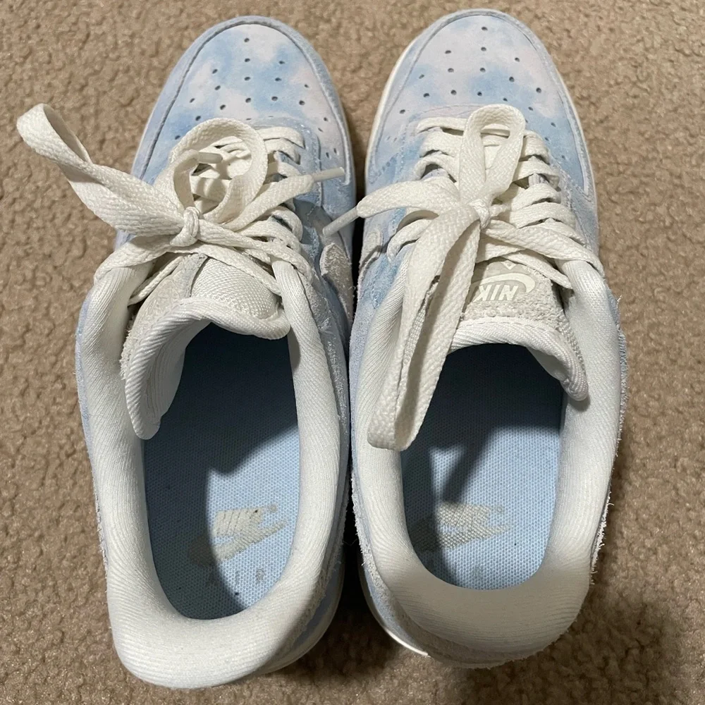 Nike AirForce 1s - Picture 3 of 4